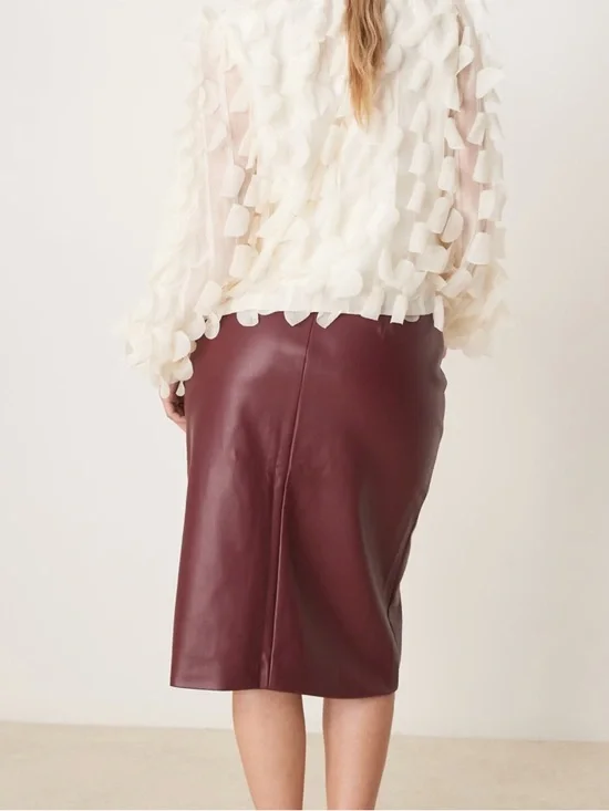 NWT Abercrombie & Fitch Textured Faux Leather Midi Pencil Skirt in Burgundy - Picture 3 of 8